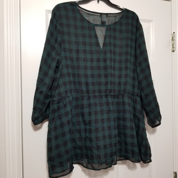 Torrid - Plus Size Green & Black Checkered Blouse - Sheer - Size 2 (2X) - Picture 6 of 7
